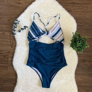 ⬇️NWOT Cupshe Navy Blue Teal + White & Beige Stripes Twist Front Cutout Swimsuit